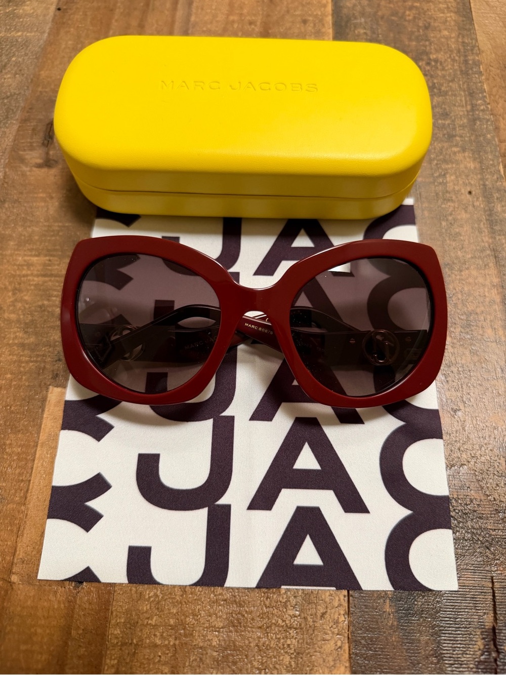 Marc Jacobs Women's Burgundy Oversized Sunglasses